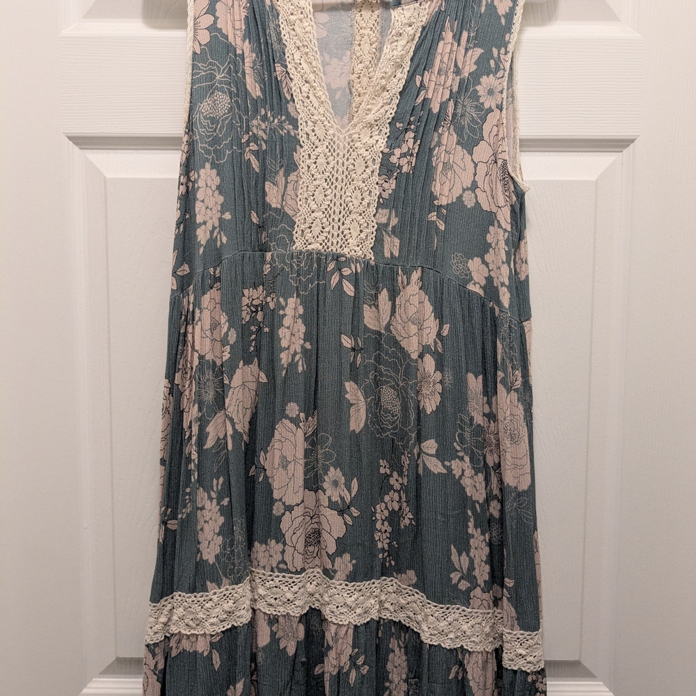 Lovestitch Floral Lace Detail Top